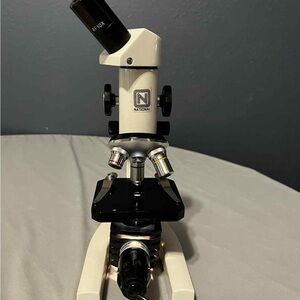 EDUCATIONAL MICROSCOPE  National Model 109 ( Read Description)